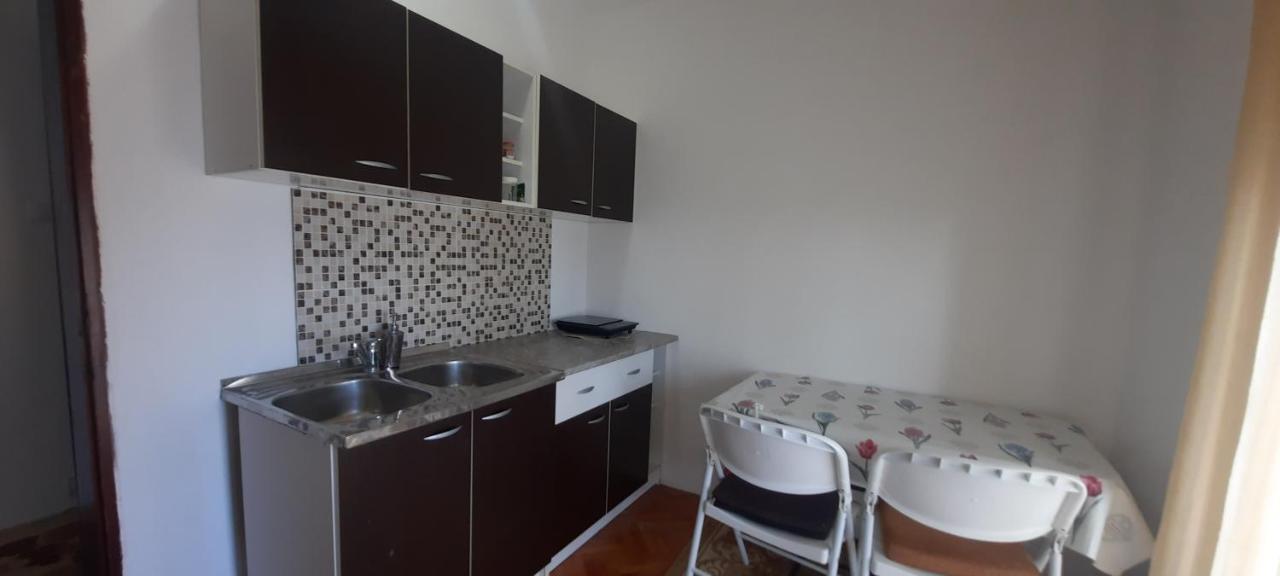 Studio Apartments Jupo Ulcinj Exterior photo
