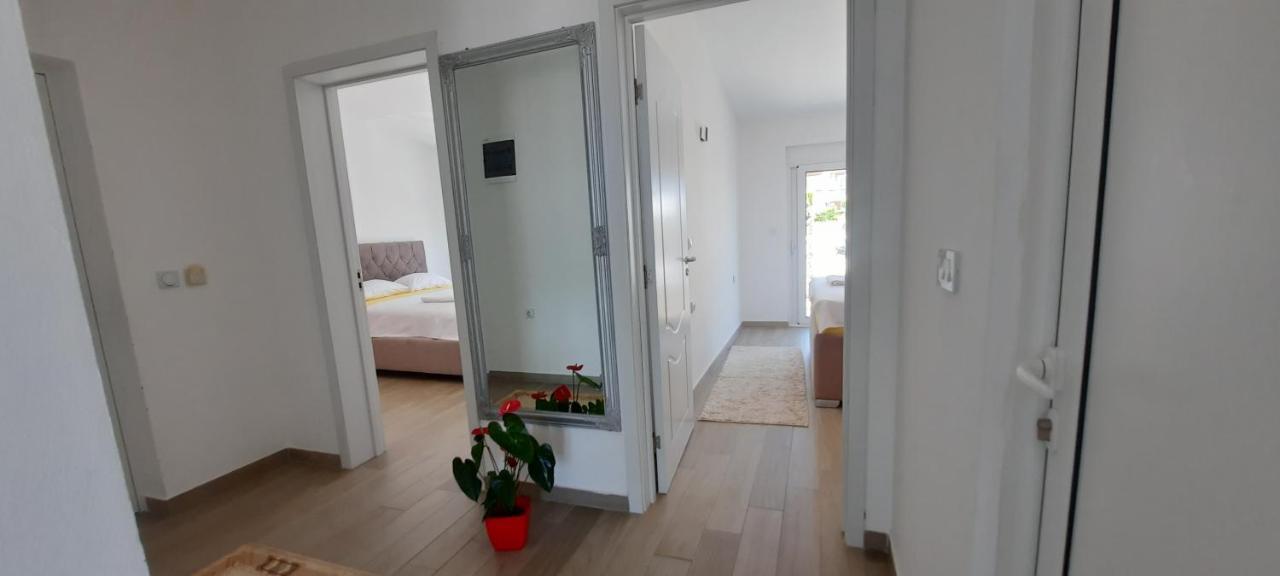 Studio Apartments Jupo Ulcinj Exterior photo