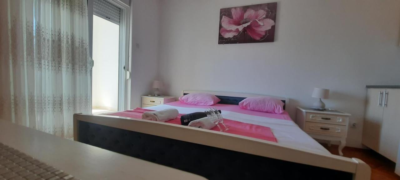 Studio Apartments Jupo Ulcinj Exterior photo